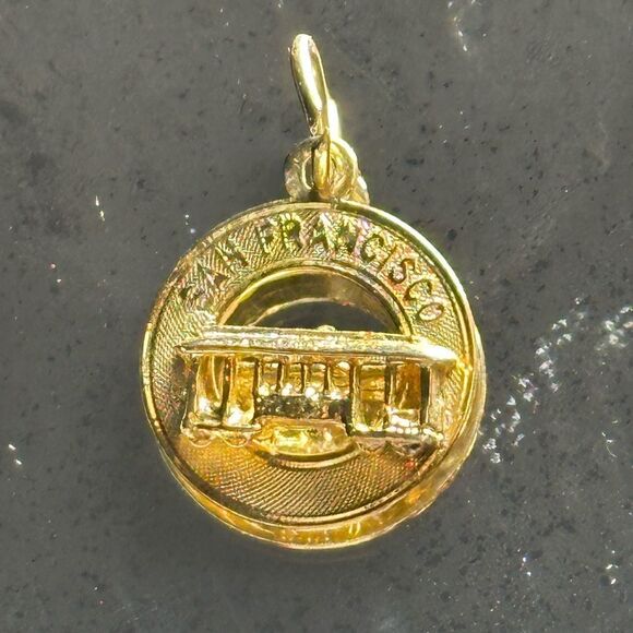 Vintage San Francisco Trolley 12 karat gold filled disc pendant or charm - Picture 1 of 4